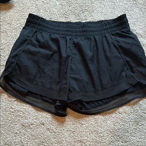 Athleta mesh racer run shorts (m)